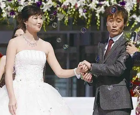 高峰最终为青梅竹马的范春玲浪子回头,她也是运动员出身,高峰表示,会