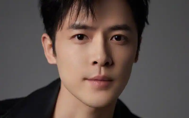 付辛博,1987年3月5日出生于陕西省西安市,中国内地男歌手,演员,毕业于