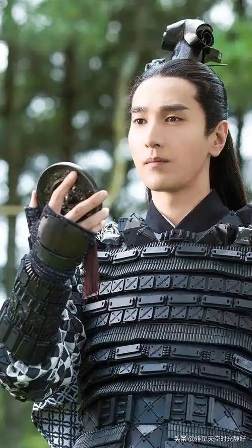 古装剧男明星身穿铠甲造型大盘点个个霸气果敢帅气非凡