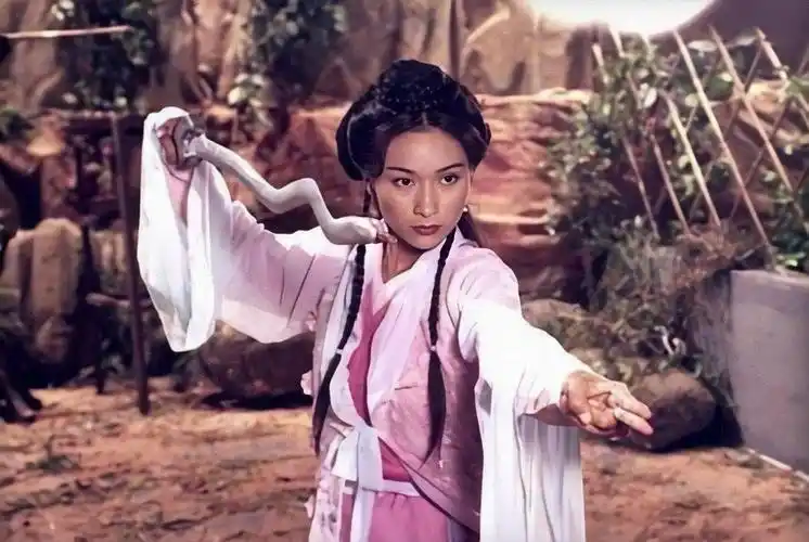 杨恭如经典角色,年轻时杨恭如才叫绝色,她的古装扮相不比李若彤差