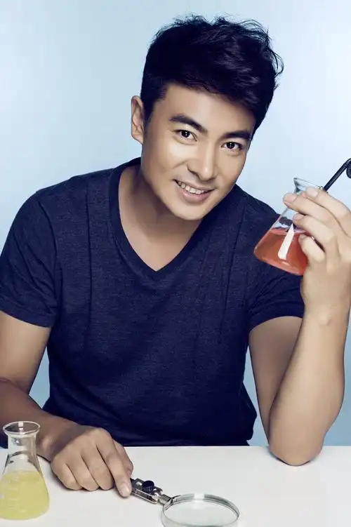 于波型男写真合集  侧颜杀眼神杀微笑杀视觉暴击