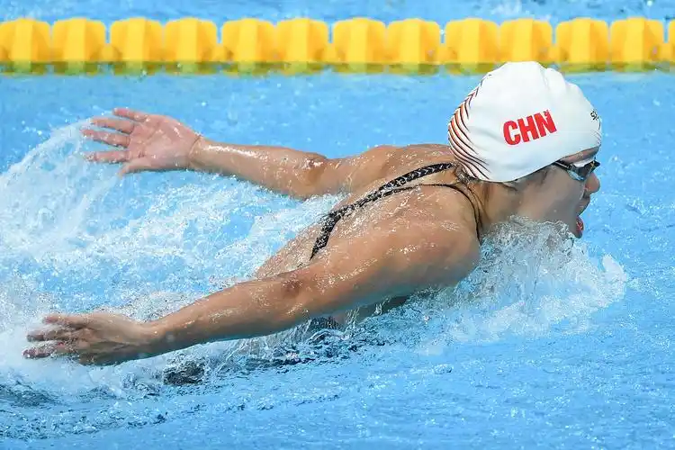 游泳女子200米蝶泳预赛赛况