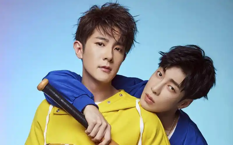 高瀚宇x季肖冰瀚冰边舔颜边嗑糖