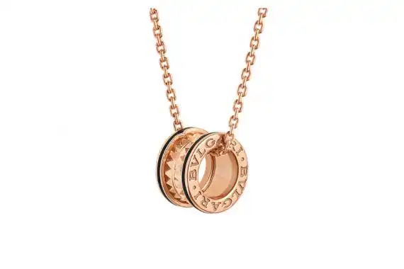 zero1项链比较火,这款项链也是非常具有宝格丽家的经典样式,也是