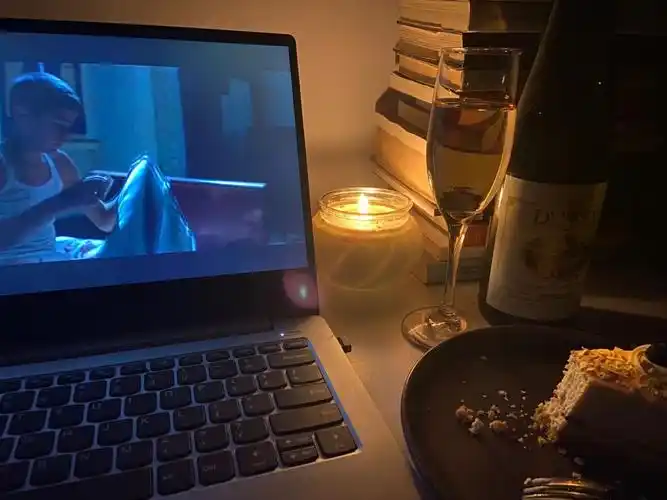 救命有没有一个人爱喝酒的姐妹