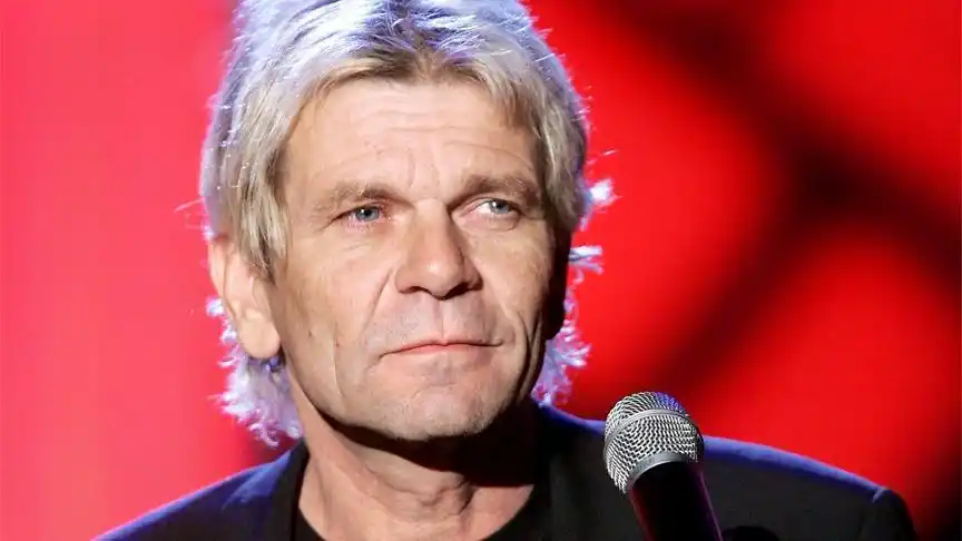 经典德语歌曲,烟嗓大叔低沉而沧桑的歌声蕴含无限激情,太好听了