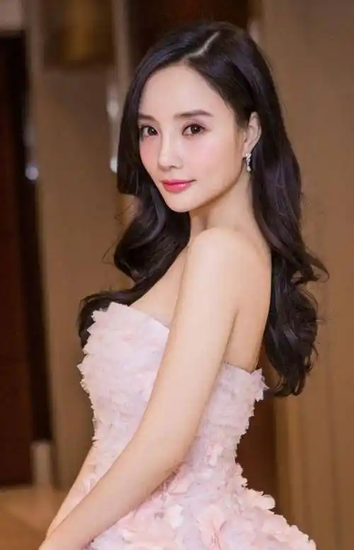 李小璐:一个被命运厚爱,却偏偏胡作非为的富家女