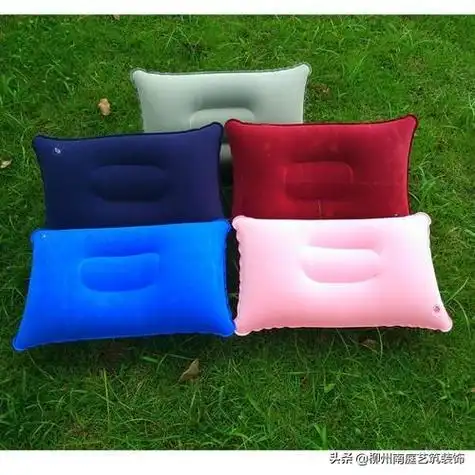 这种款式的护颈枕表面是长方形,它的外观按照人体的颈椎仰角曲度制作