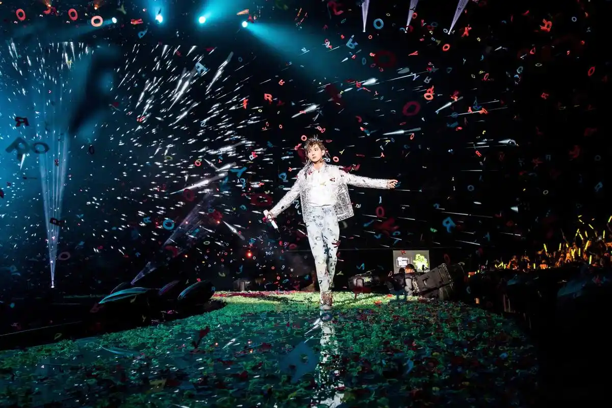 王源总揽演唱会监制及策划,王源不只是歌手:不仅要参与排练,连策划