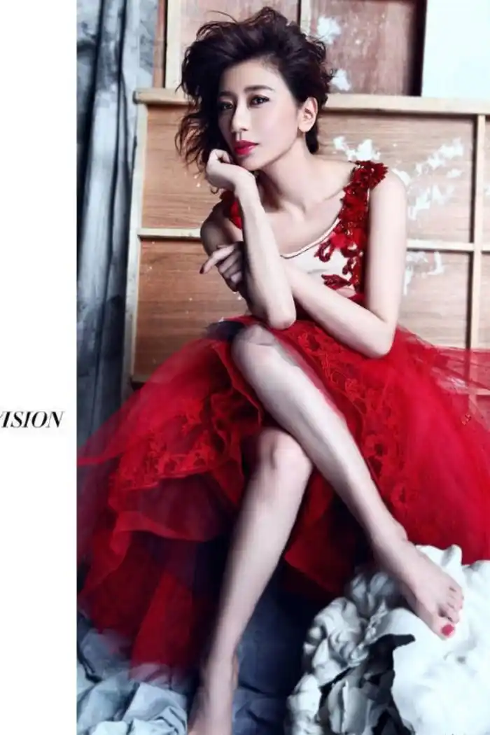 贾静雯面对生活磨难不屈服,被丈夫宠成小公主,终于获得美好人生