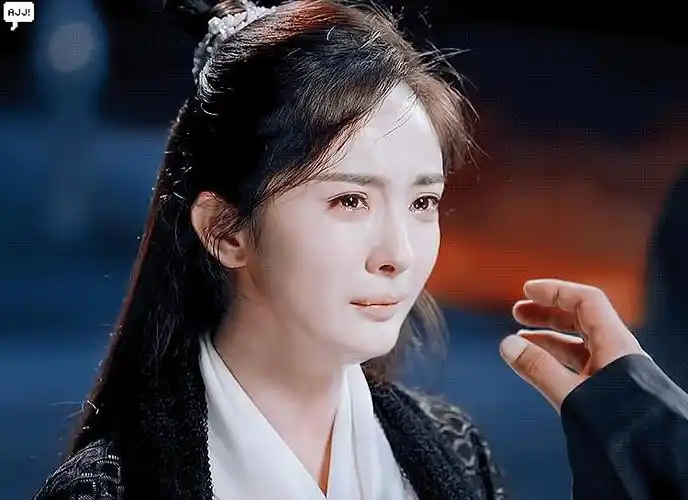 佟丽娅gifgif啥也不说了gif周冬雨gif张雪迎gif这个动图让我对她有了