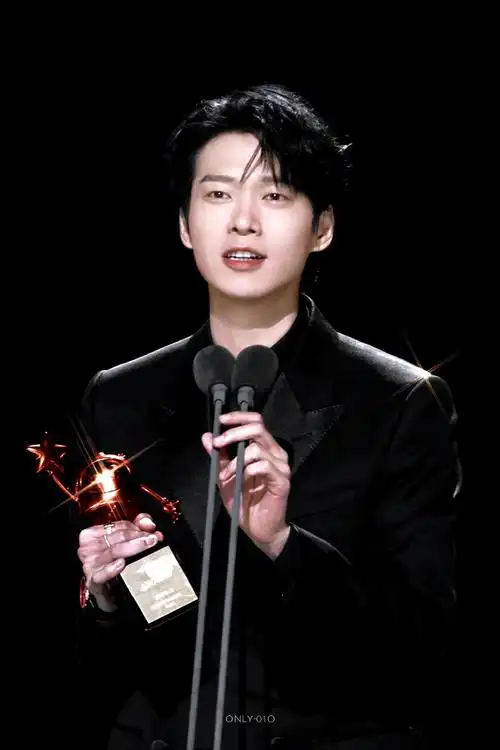 魏大勋爱奇艺尖叫之夜##魏大勋年度青年男演员