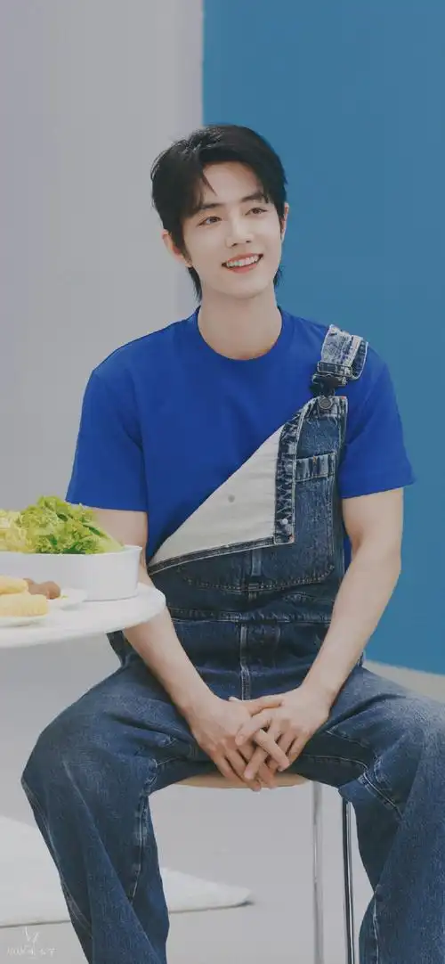 起猛了看到肖战穿背带裤##肖战壁纸