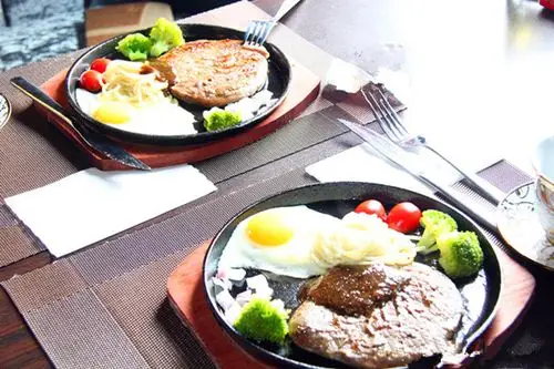 环境优雅,低调华丽,体验都市小资,共享美瘟椒西餐牛排西餐双人图片