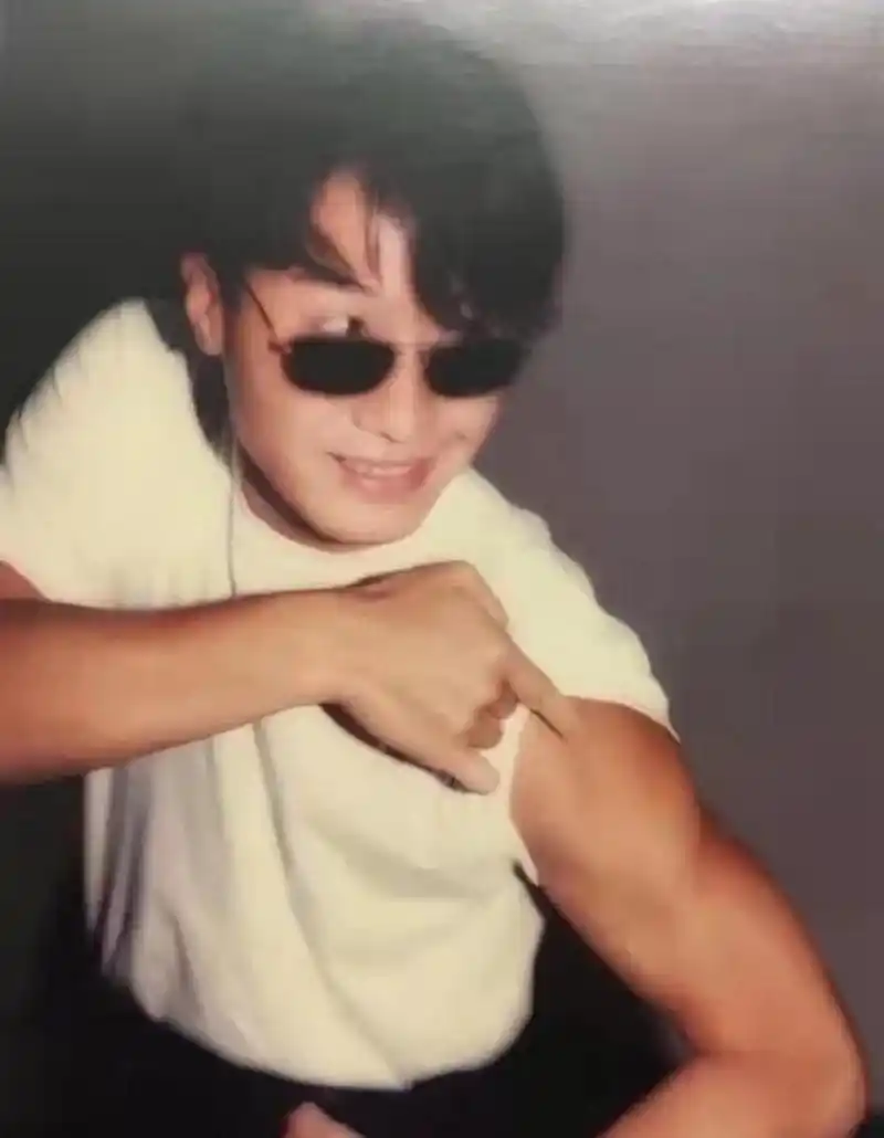 百家号星火计划# 黎明刚打完疫苗晒胳膊肌肉 [what] 黎明展示核酸