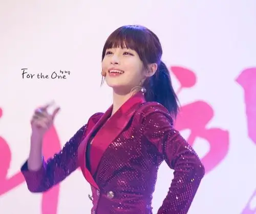 美女标准耳之美