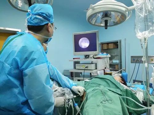 广西玉林市第二人民医院泌尿外科梁意龙医生成功开展多病发症硕通镜