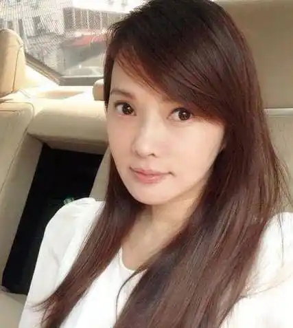 伊能静:麒麟臂水桶腰,花费百万也没用,终究没逃过岁月摧残_少女_年龄