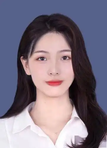 无意间发现女朋友的高中素颜证件照后