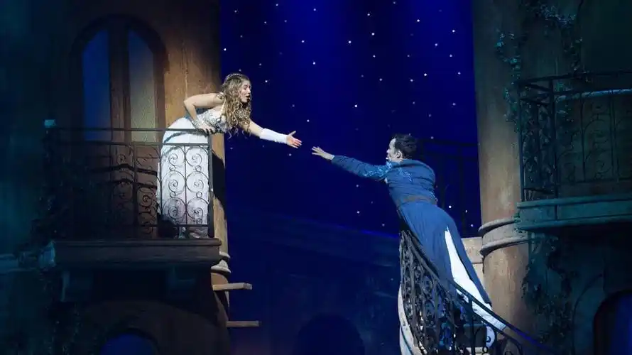 楼里姐妹提到的罗密欧与朱丽叶的窗台!