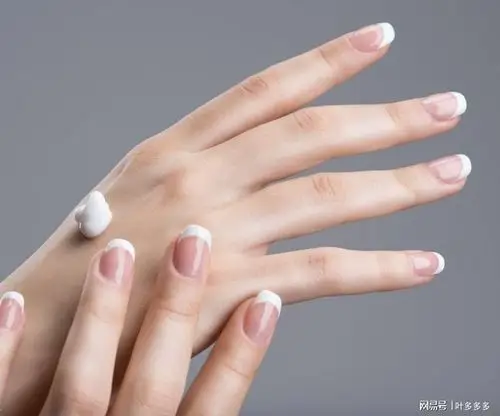 护手霜这样用,手会越来越水嫩,很多人都不知道