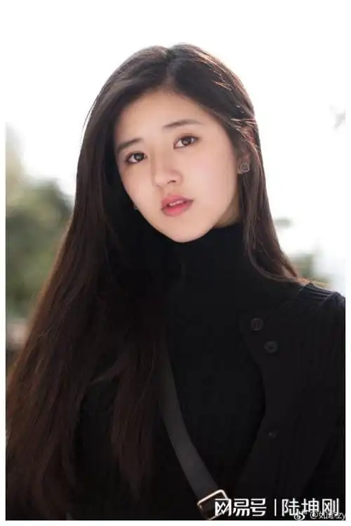 这才是赵露思最真实的状态!