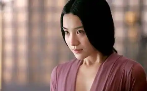 "我们也不知道导演怎么跟她(小宋佳)搞到一起去的,反正后来就发现他们