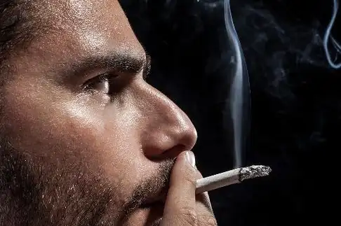 都说吸烟坏处多,但吸烟的这4个优点,却很少有人提!_男人_压力_大脑