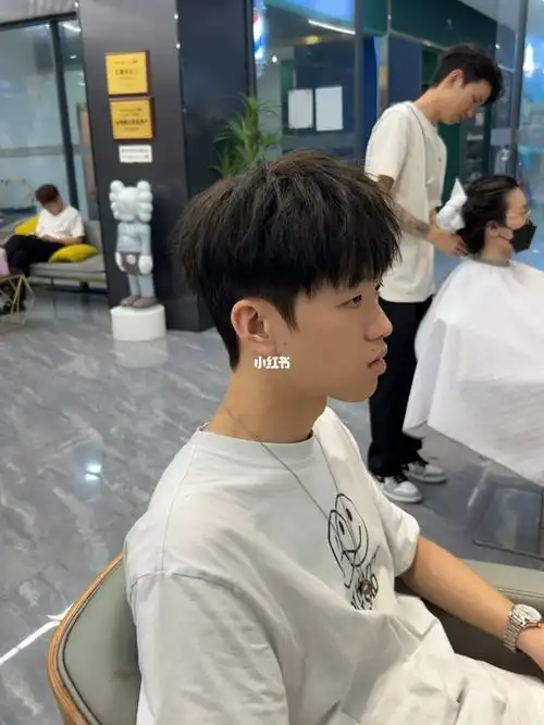 男生烫发推荐,摩根碎盖#男士烫发#男生烟花烫摩根烫发型泉州烫发男士