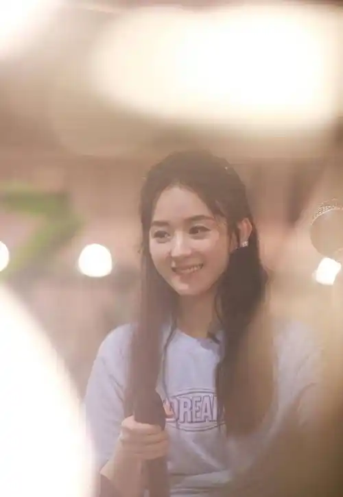 原创赵丽颖工作室为反黑太努力照片文案一步到位提前预防老板被说