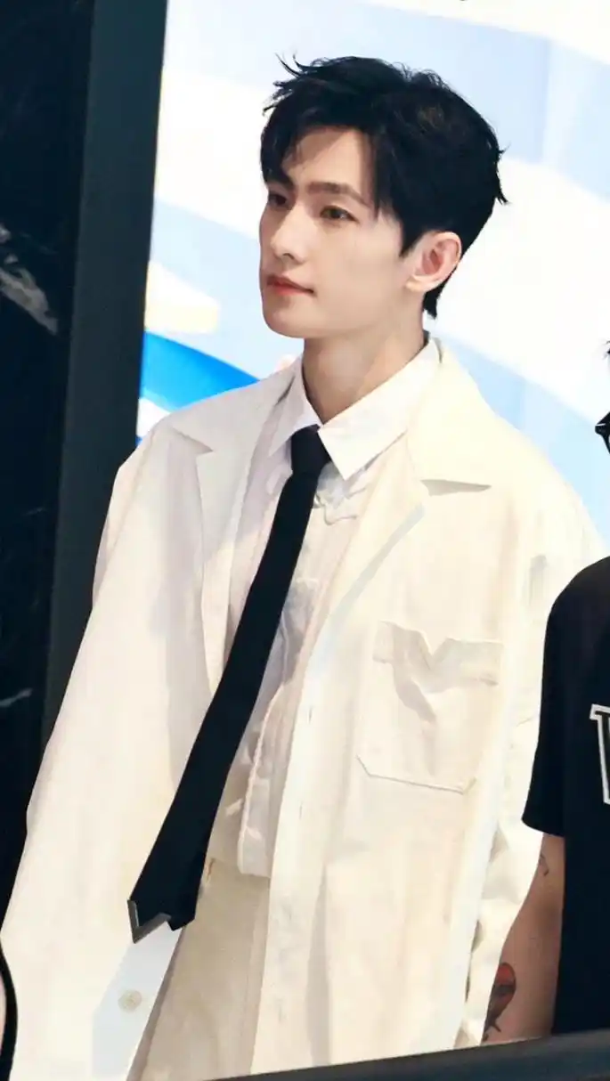 杨洋侧颜好帅啊[嘿哈][嘿哈]#杨洋