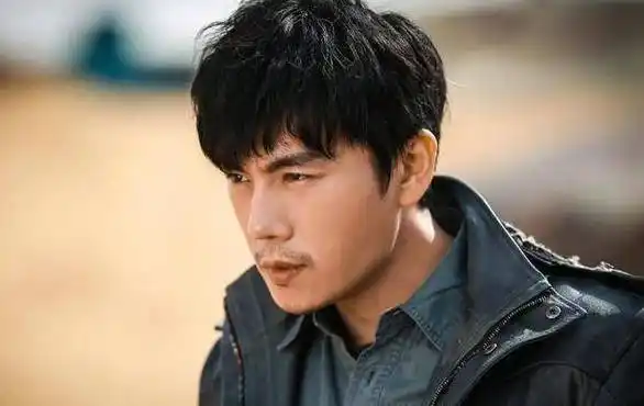 中戏毕业三年不接戏,迎娶大十岁的女人,一部悬疑片一战成名_秦昊_电影