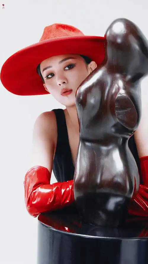 赵丽颖超话zly#赵丽颖elle开年刊封面#【elle杂志×修图15p】7815