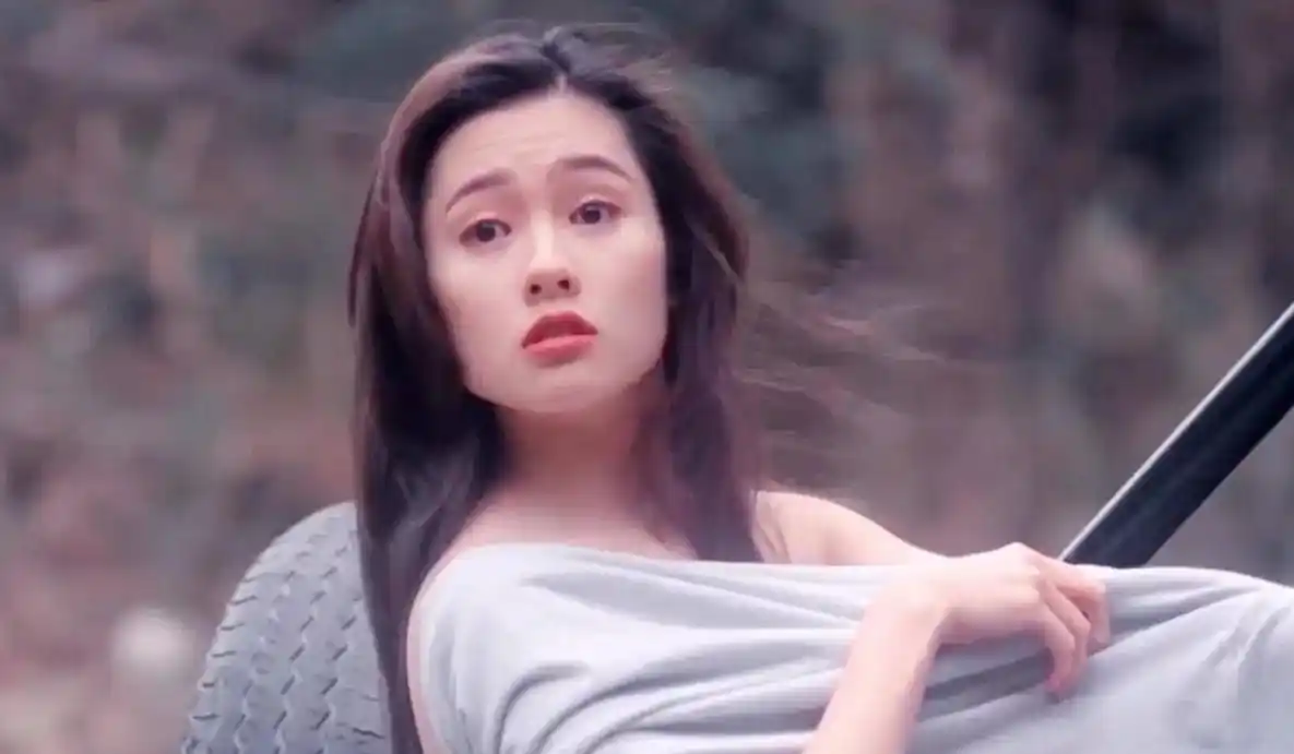 "艳星"影后李丽珍:三级片代表作火遍全国,三点全露她有多敢?