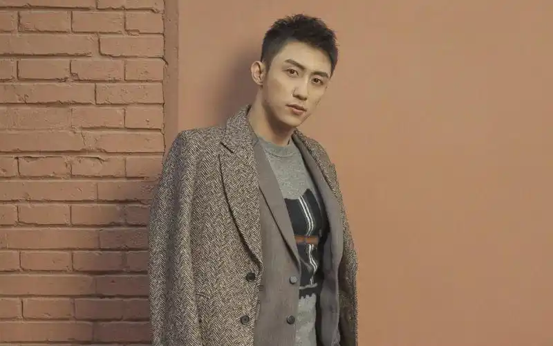 时尚男星黄景瑜帅气写真,高清壁纸图片,大陆明星-回车桌面