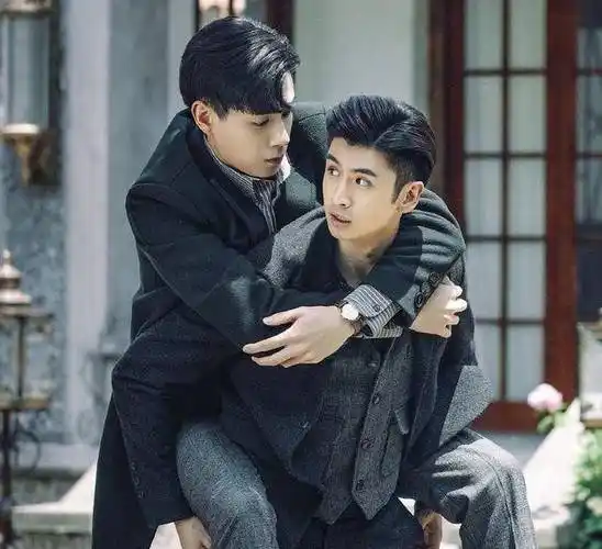 气质决定属性!1米92的胡一天,在张云龙面前,再高也是小娇妻