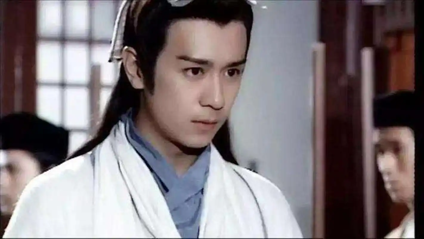 关礼杰 《1990年版本》汤镇业饰演的段誉,从他的外形来看,很有贵公子