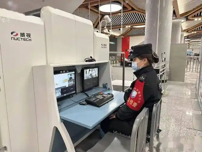 自进入公司从事地铁安检工作以来,先后在西安地铁三号线,二号线和一号