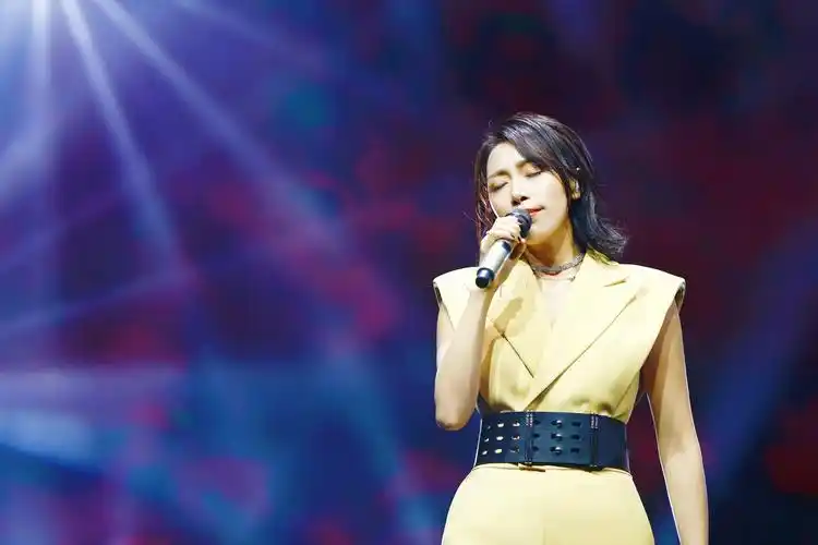 "三无"歌手金池新专逆袭 成绩斐然获认可__凤凰网