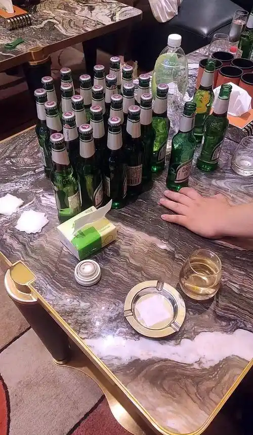 在线预定,娱乐咨询,还提供夜总会,ktv,酒吧,商务会所等的预定服务,现