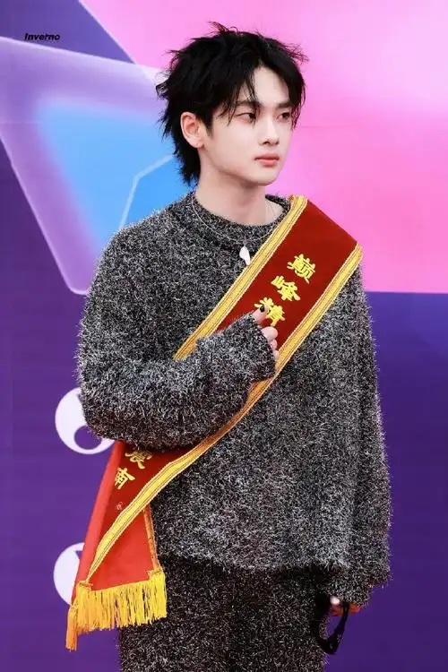 周震南钢丝球套装#周震南是什么可爱小修勾,钢丝球套装真的笑拥我了