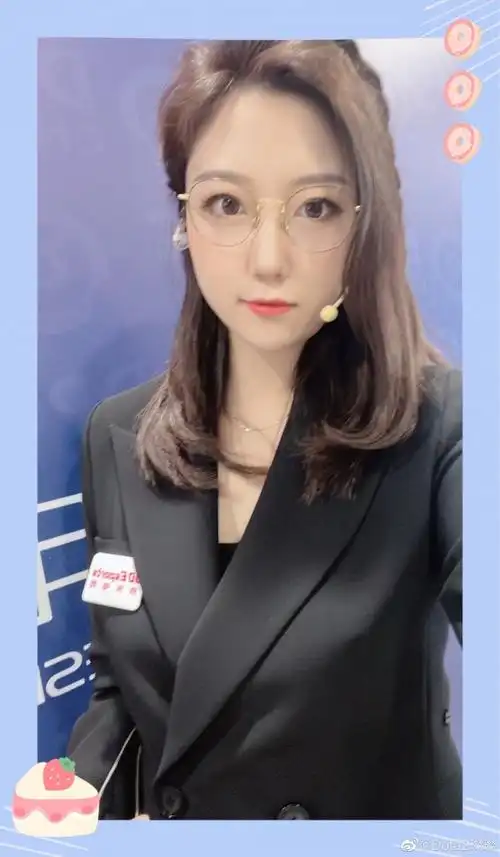 dota2解说璨璨晒照天气verygood