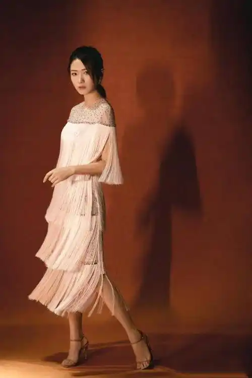 原创万茜御姐魅力势不可挡成熟知性穿搭尽显气质好衣品令人称赞