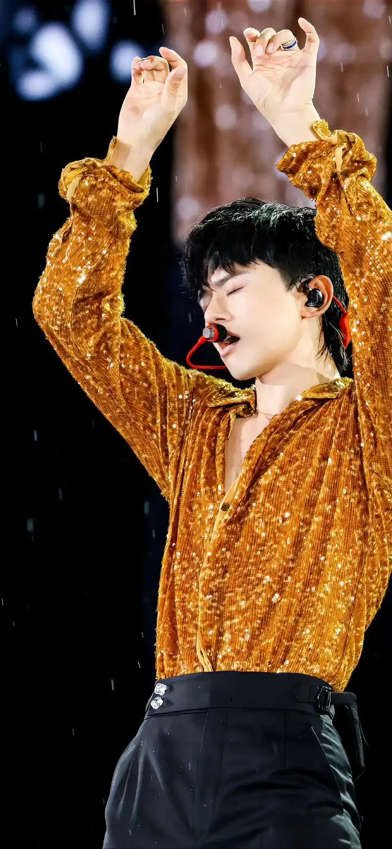 这谁看谁不迷糊啊!05哥的壁纸来喽#张杰#张杰未live曜北 - 抖音