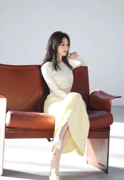 赵丽颖露脐装高跟,气质拉满了呀_网易订阅