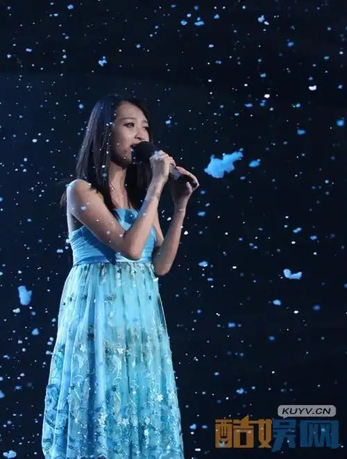 杨菲洋快乐女声选秀照