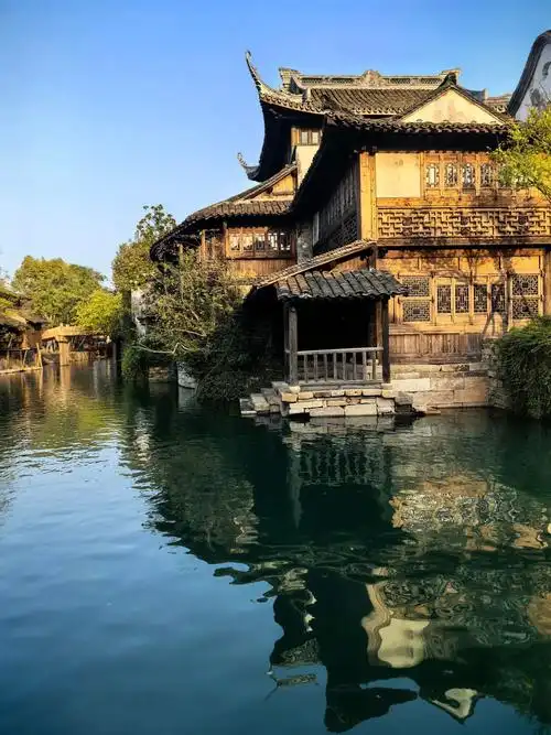 江南水乡,处处青砖黛瓦,红墙白塔～ 目及之处,无处不风景, - 抖音