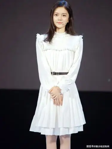 纯洁无瑕的连衣裙,穿在赵今麦身上美出了新高度