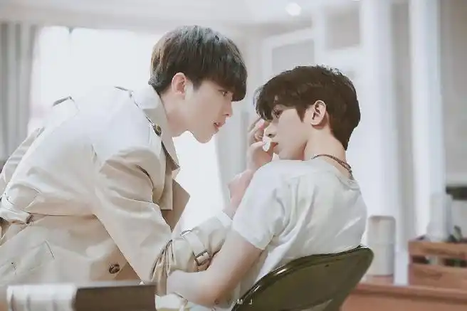 蔡徐坤#你轻轻一个吻我疯狂体会～葵奎szd!