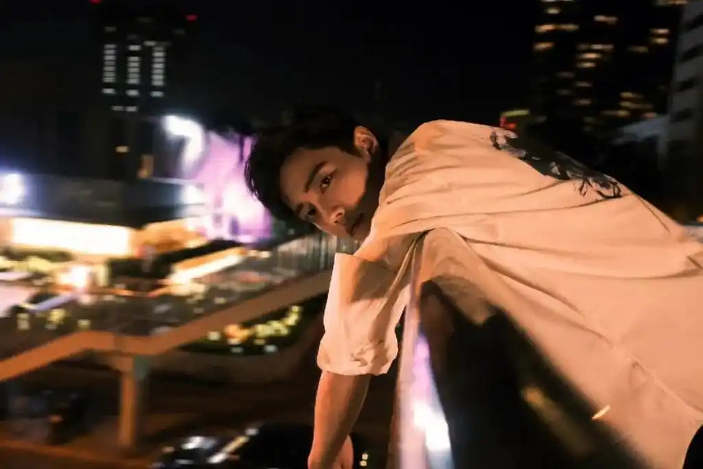 肖战 #氛围感 #壁纸 #治愈系笑容 #侧颜杀 - 抖音